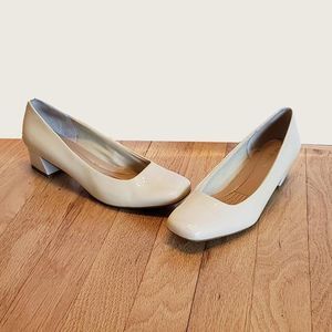 Easy Spirit Patent Leather Pumps